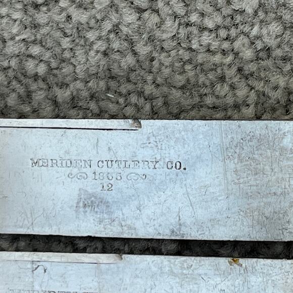 Antique Meriden Cutlery Dinner Knife Silverplate Mother of Pearl Handle Lot of 6 - Picture 5 of 6